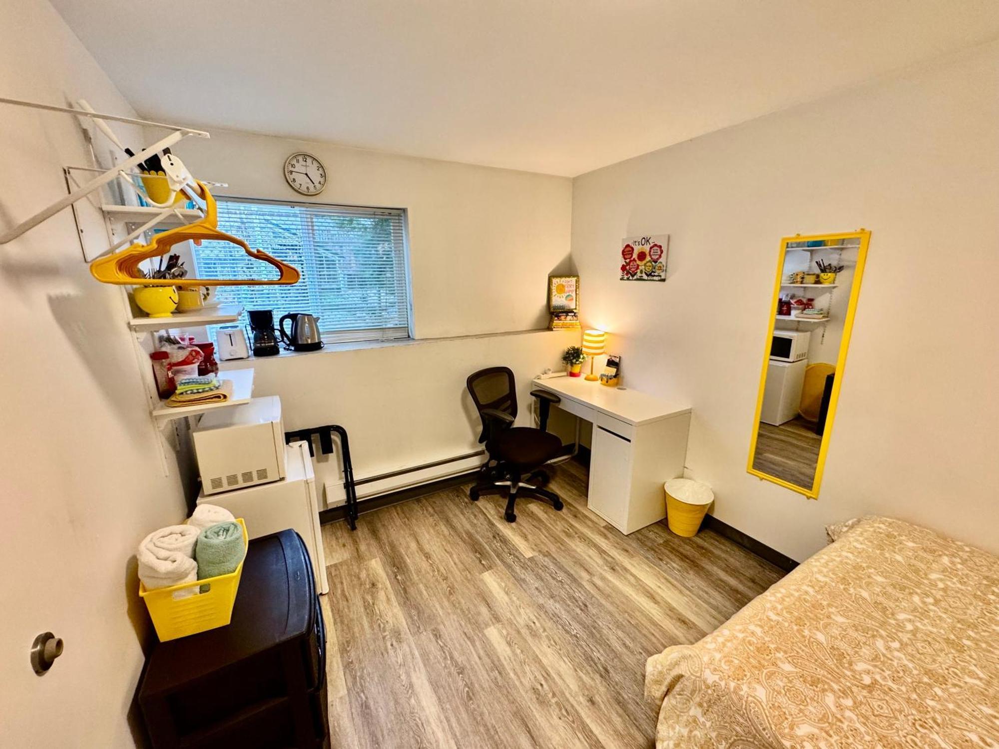 Private Room With Shared Bathroom On The 1St Floor 10 Minutes Walk To University Of Washington シアトル エクステリア 写真