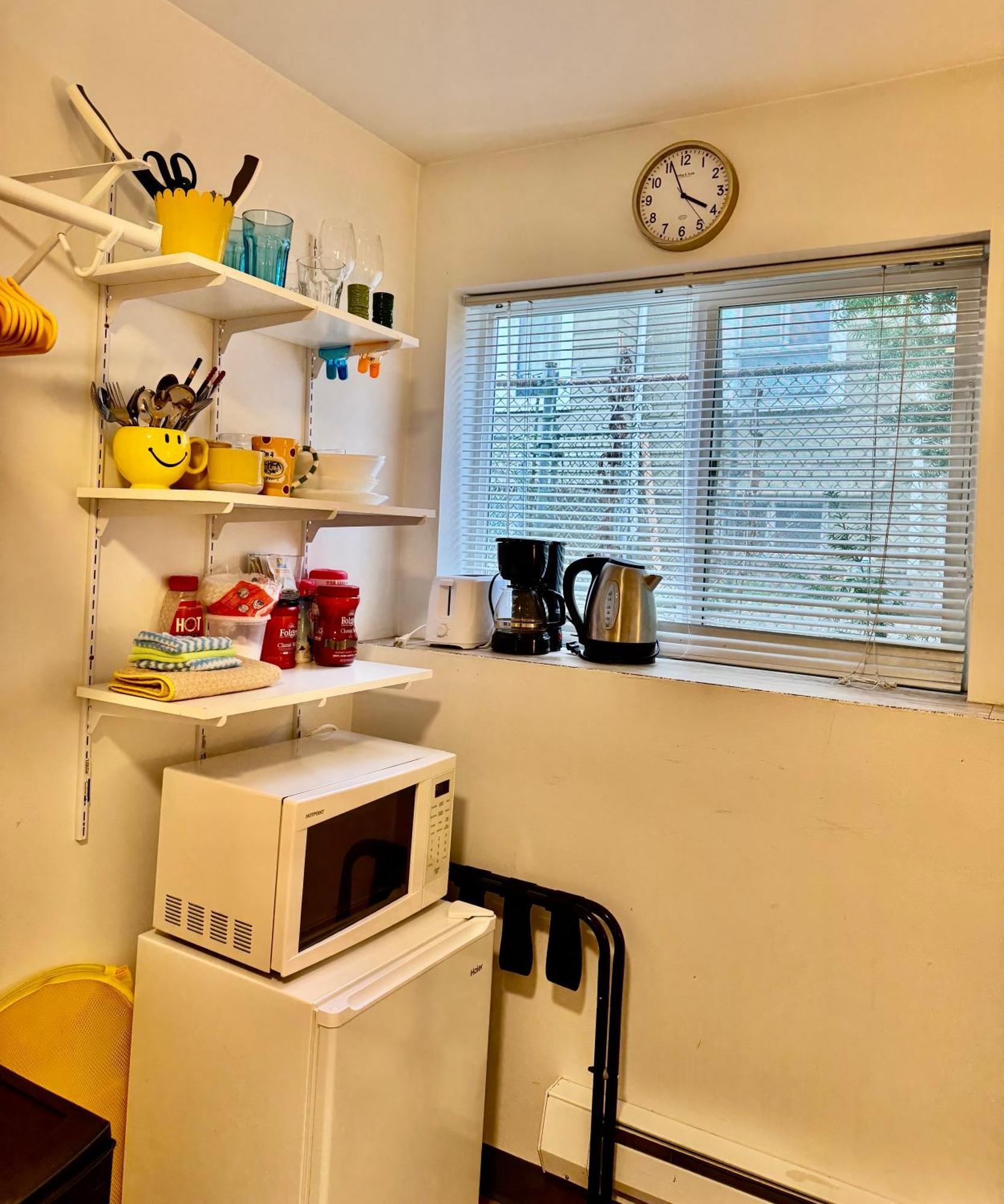 Private Room With Shared Bathroom On The 1St Floor 10 Minutes Walk To University Of Washington シアトル エクステリア 写真